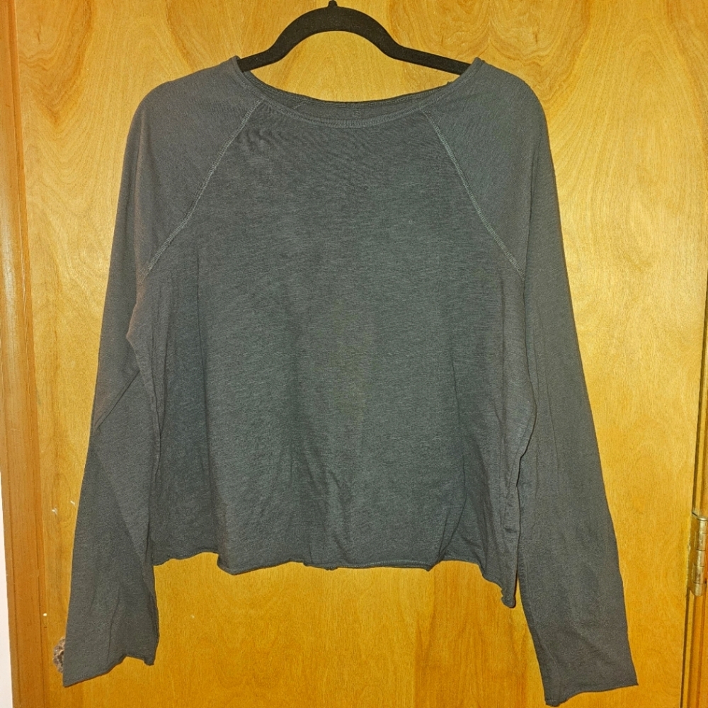UNIVERSAL THREADS Grey Shirt SMALL